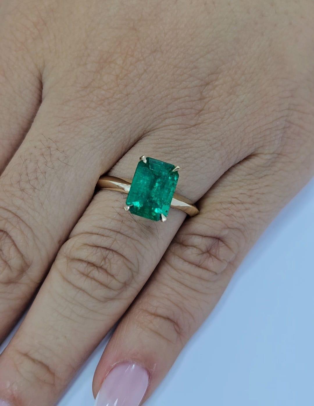 18k gold ring. Emerald 9*6mm